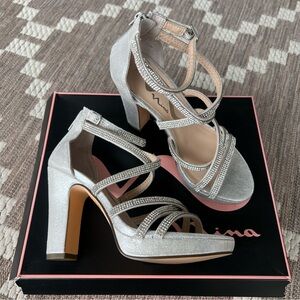 NEW Nina Silver Rhinestone Strappy Heels Size 6